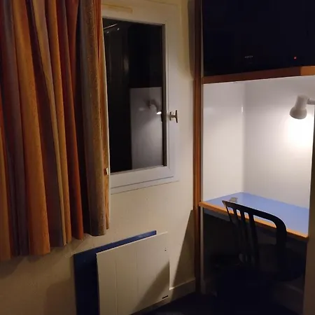 Initial By Balladins Sur Sarthe Hotel 2*