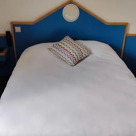 Initial By Balladins Sur Sarthe Hotel 2*