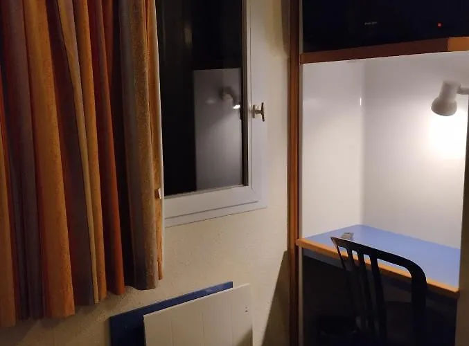 Initial By Balladins Sur Sarthe מלון 2*