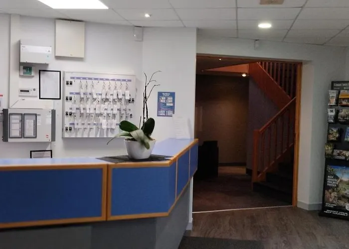 Initial By Balladins Sur Sarthe מלון