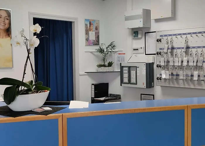 Initial By Balladins Sur Sarthe Hotel