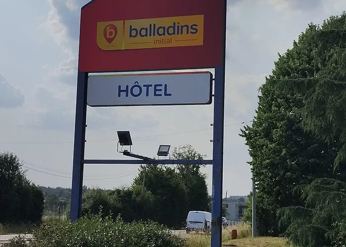 Initial By Balladins Sur Sarthe מלון